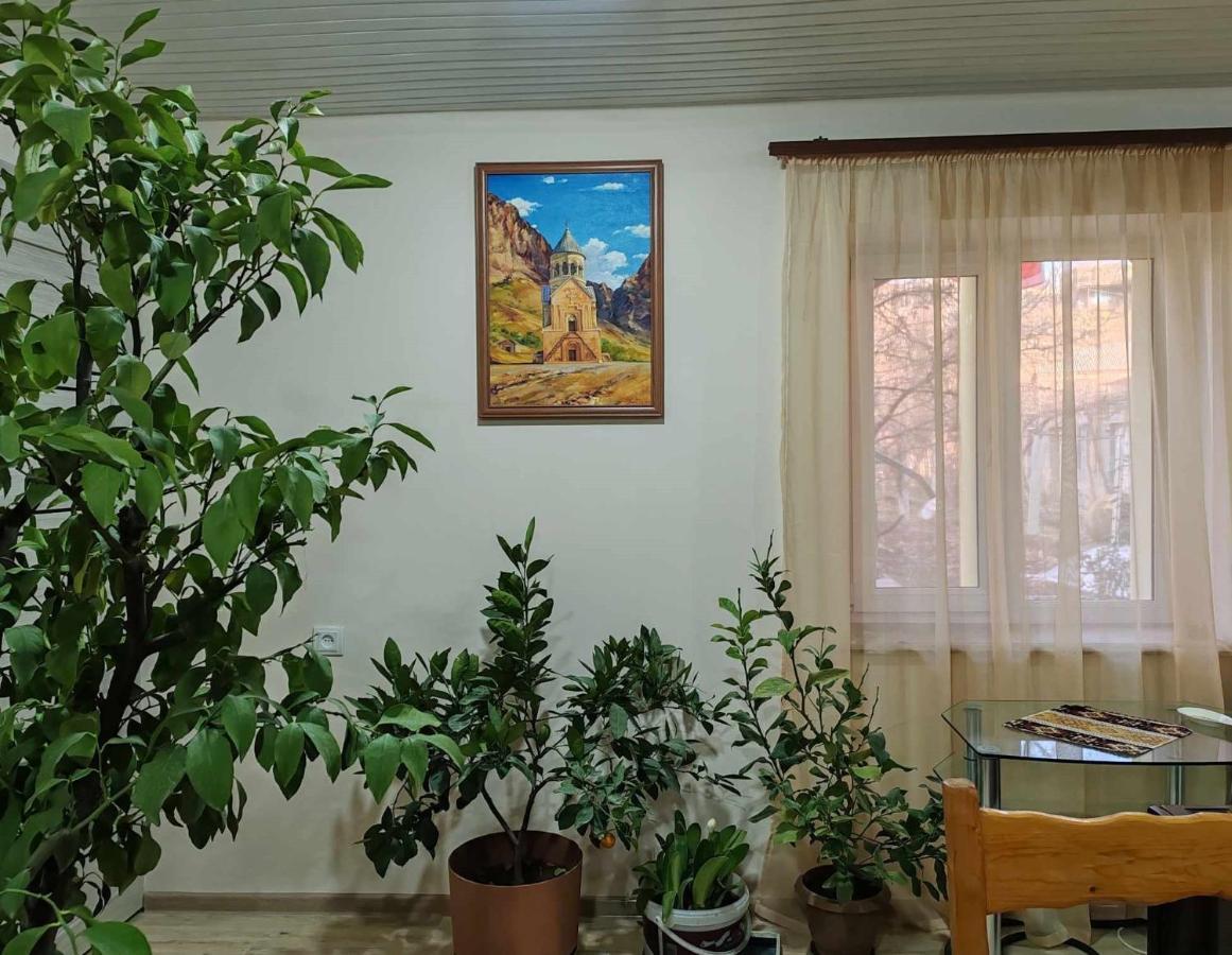 Sun House Hotel Jechegnadzor Buitenkant foto